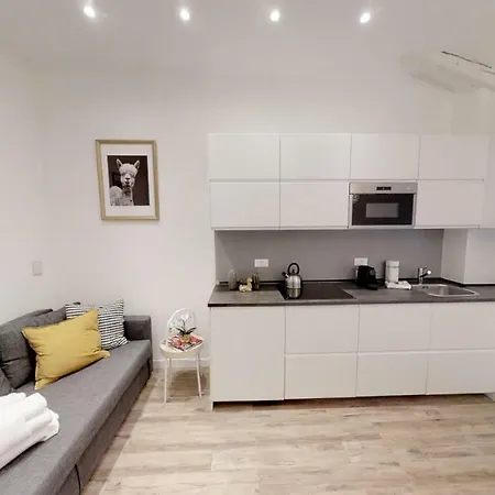 Triestevillas San Francesco - Public Garden Apartment *